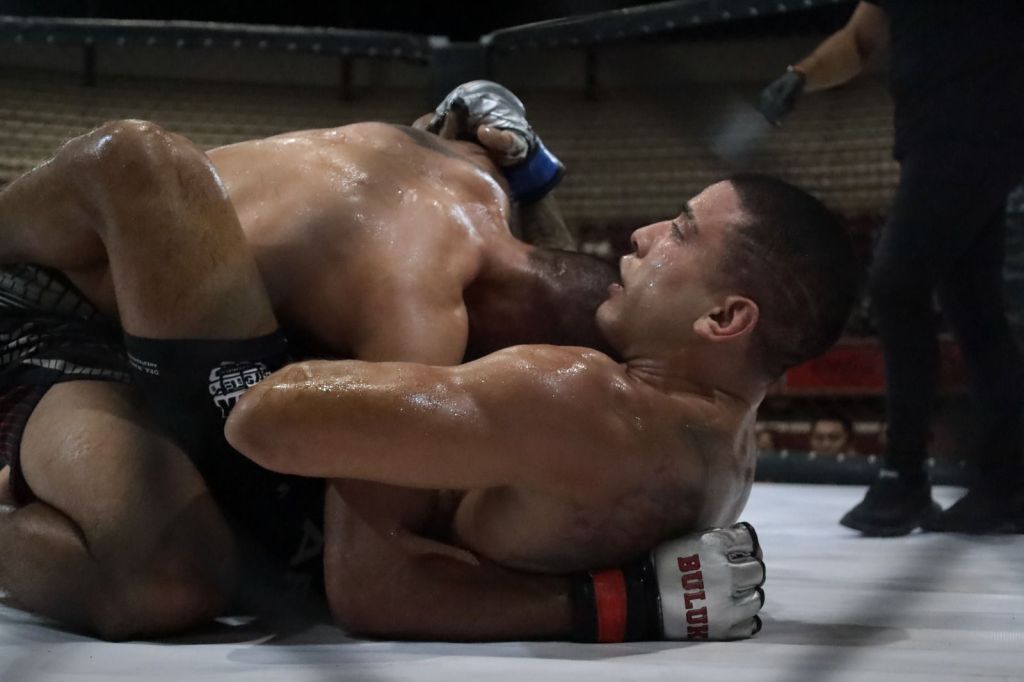 «Blastrigger» demostro su poder en tan solo 3 minutos en la Primera edicion de Buluk&nbsp;MMA